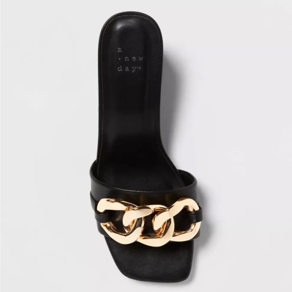 Chain Heels - Picture 2 of 10